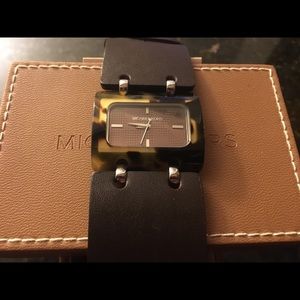 Michael Kors Women’s Authentic watch